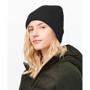 Lululemon Sweet and Sherpa Beanie